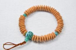 天竺菩提樹(無垢玉)3.5×10ミリ平玉　緑縞瑪瑙仕立て 腕輪念珠