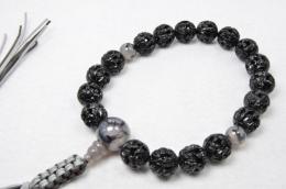 胡桃黒羅漢18玉　龍紋瑪瑙仕立て